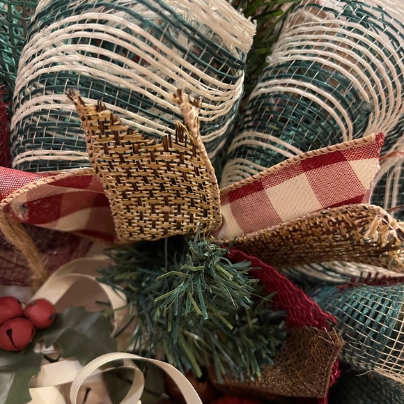 WREATH - RUSTIC WINTER WREATH 24” very very full with VINTAGE JINGLE BELLS! - Picture 8 of 14